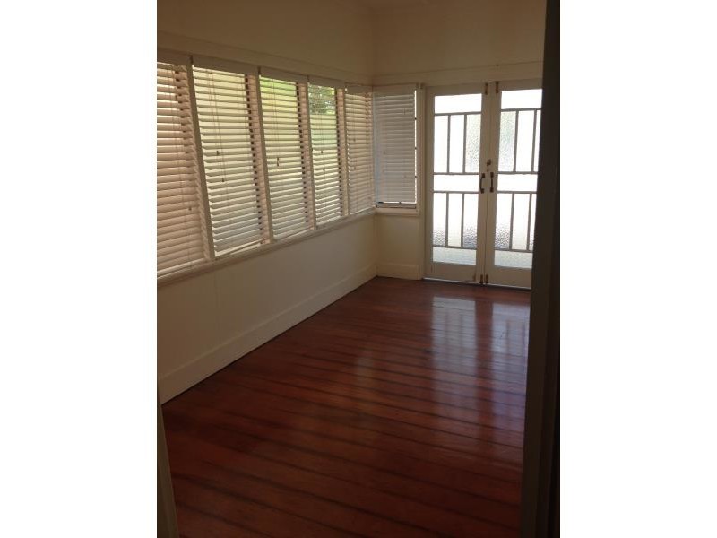 42 Jones Street, Wandal QLD 4700